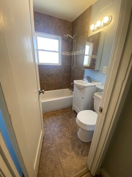 Building Photo - 1486 W 700 S