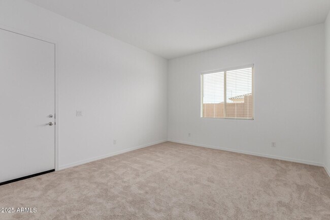 Building Photo - 8817 W Denton Ln