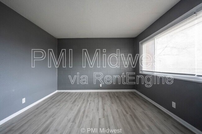 Building Photo - 6056 E 16th St