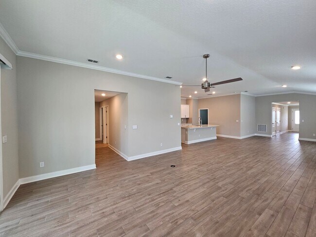Building Photo - Sawmill Branch 4 Bedroom 2 Bath 3 Car Gara...