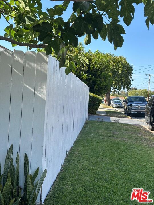 Building Photo - 2903 W Carson St