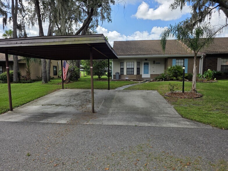 Two dedicate parking spaces - 35086 Whispering Oaks Blvd