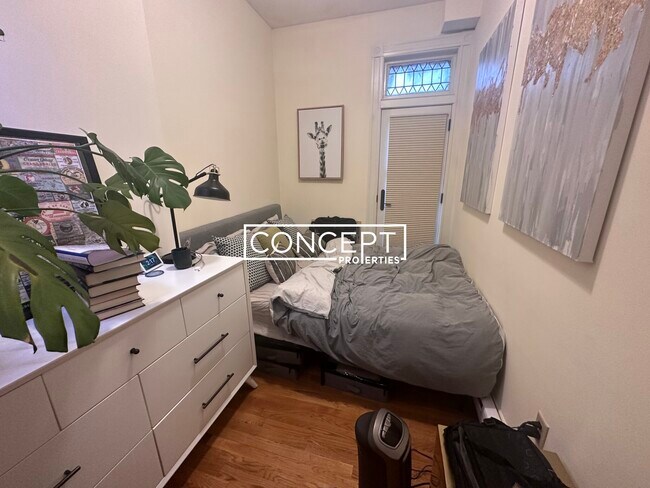 Building Photo - 195 Commonwealth Ave