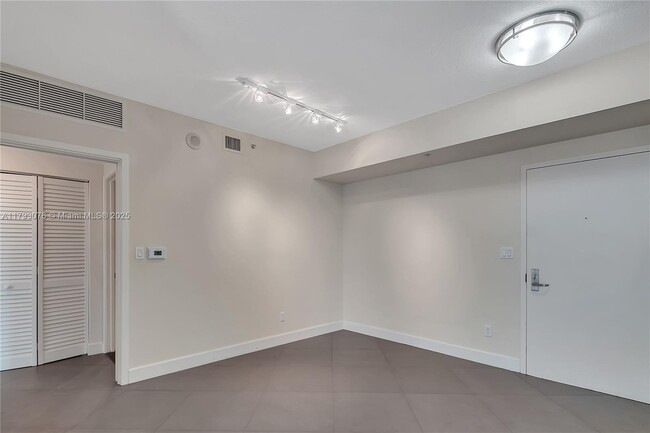 Building Photo - 335 S Biscayne Blvd