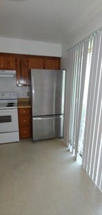 Icemaker - 2020 Elmhurst Ln