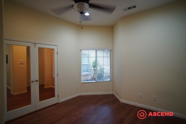 Building Photo - Beautiful Home in the Northwest!