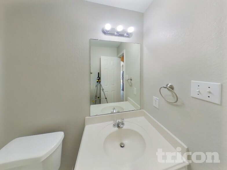 Building Photo - 113 Galloping Trail