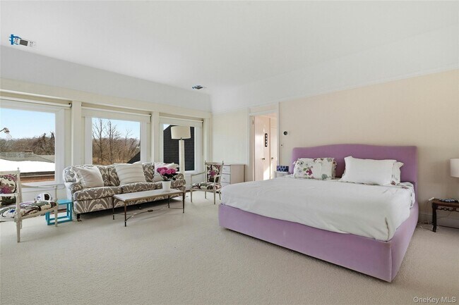 Building Photo - 74 Peacock Ln