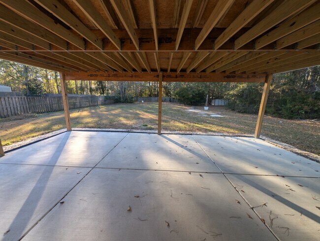 Building Photo - 717 Windsor Dr SE