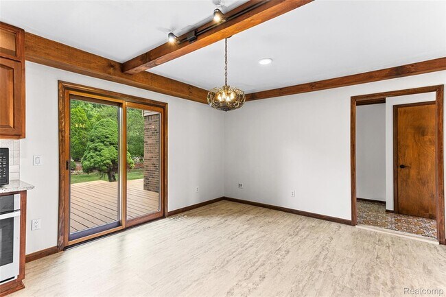 Building Photo - 3312 Palm Aire Ct
