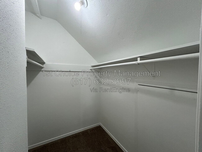 Building Photo - 1516 Oakridge Ct W