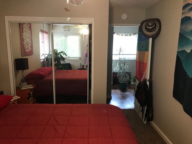 Building Photo - Take Over My Lease in January 2025 !!!!  Greenwood Estates has an Excellent 2 Bedroom, 1.5 Bath T...