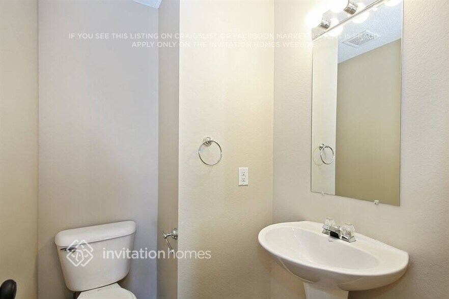 Building Photo - 332 Snapdragon Ct