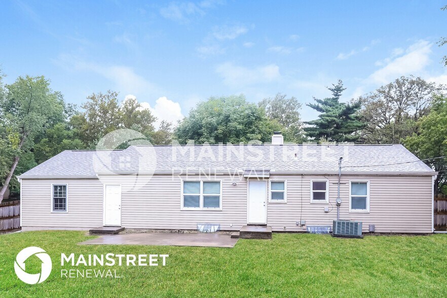 Building Photo - 9505 Newton Ave