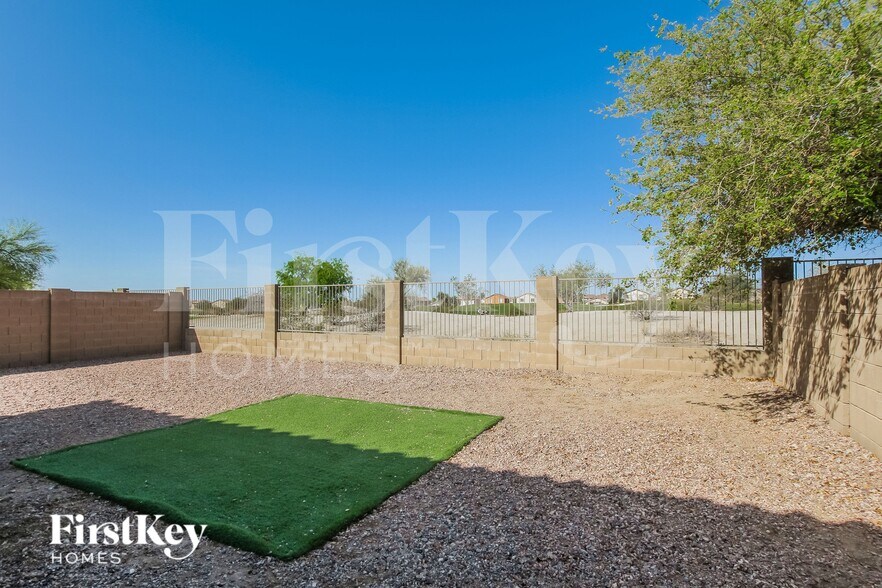 Building Photo - 850 S 223rd Ln