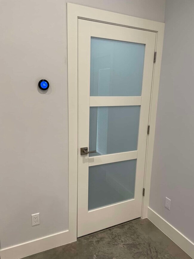 Building Photo - 1220 S Roosevelt St