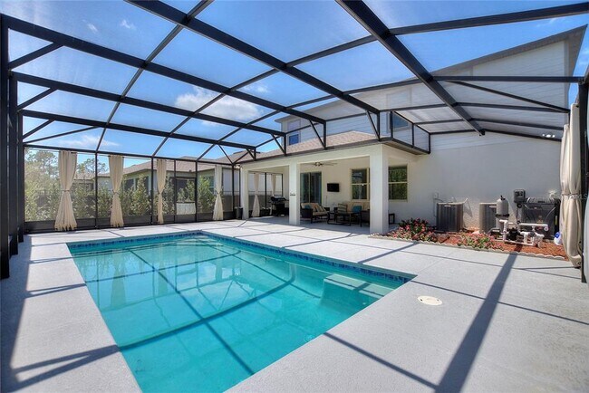 Building Photo - 17244 Goldcrest Loop