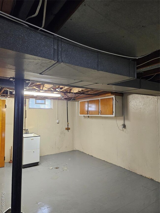 Building Photo - 736 Garfield Ave