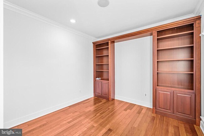 Building Photo - 46564 Hampshire Station Dr