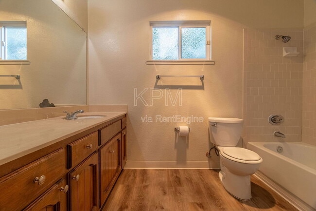 Building Photo - 9717 Treetop Dr