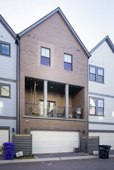 Building Photo - 1515 Martel St