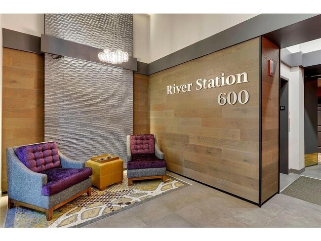 Building Photo - 660 N 2nd St