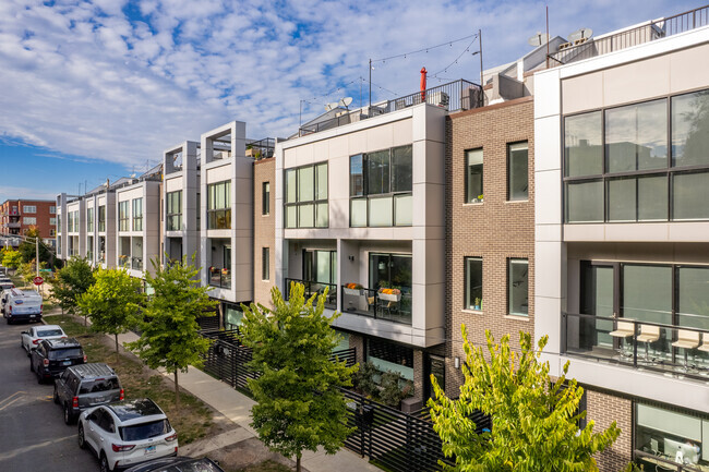 Building Photo - The Row Bucktown