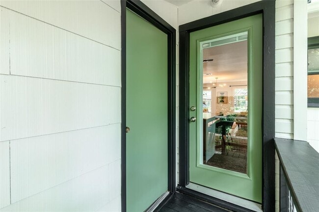 Building Photo - 1800 A Ln