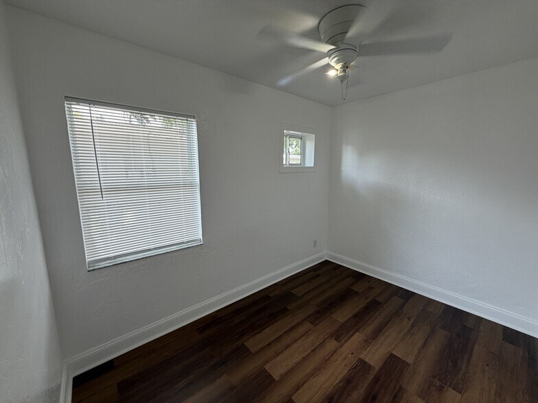 Building Photo - 3 Bed/3 Bath