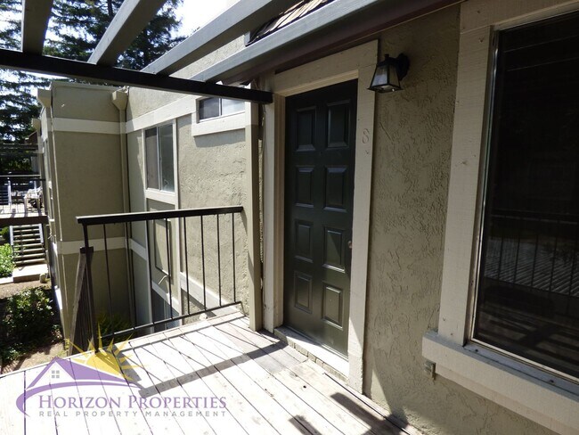 Building Photo - Condo in South Natomas, 2 Bed 2 Bath 840 sqft