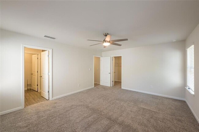 Building Photo - 345 Timberland Ave