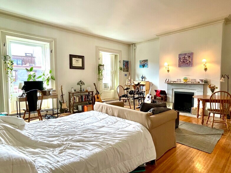 Building Photo - 149 Beacon St