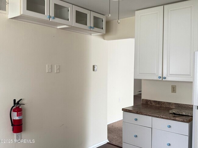 Building Photo - 561B Malvern Ct