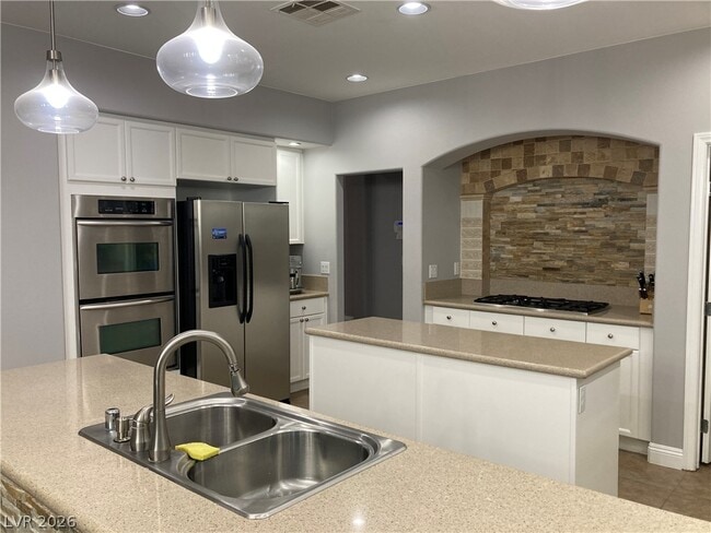 Building Photo - 7020 N Albatross Attic St