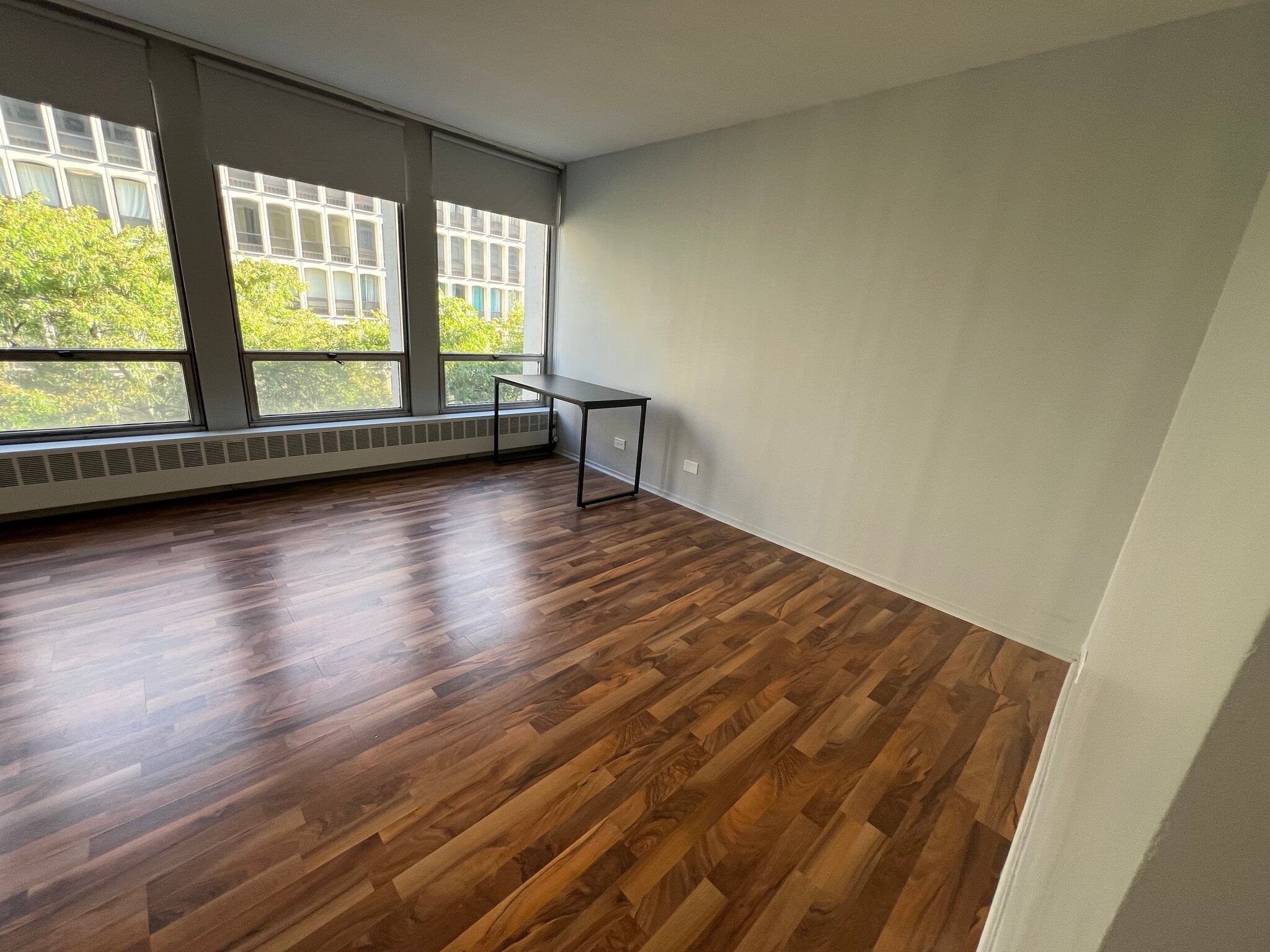 Building Photo - 1400 E 55th Pl