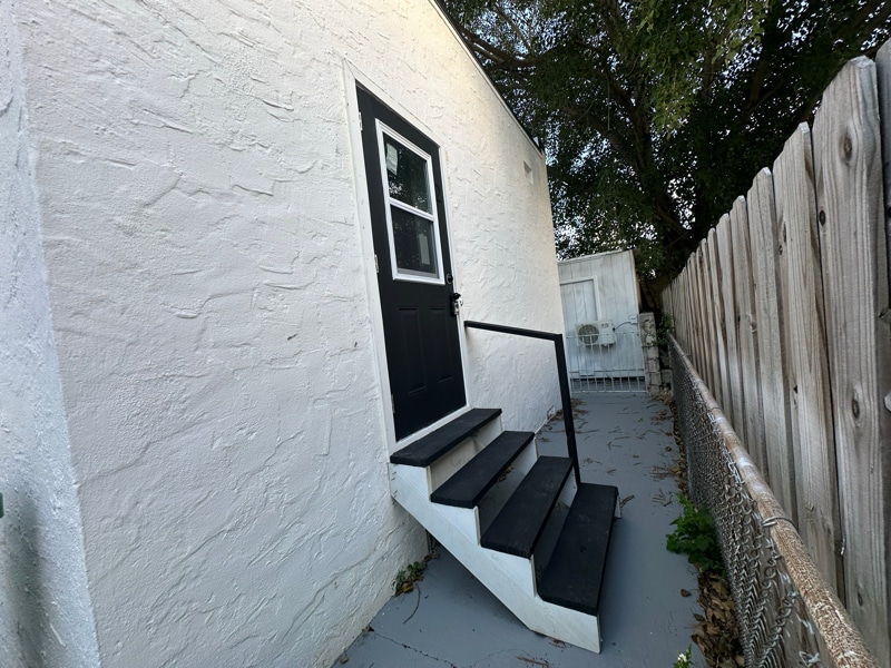 Building Photo - 901 NW 46th St