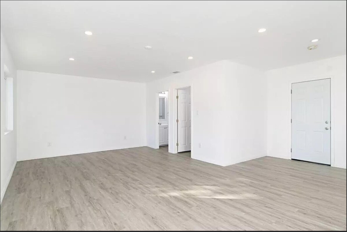 Building Photo - 8069 Darryl St