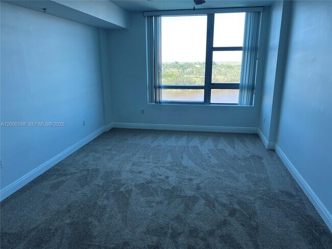 Building Photo - 2641 N Flamingo Rd