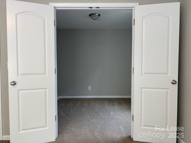 Building Photo - 14011 Singleleaf Lane