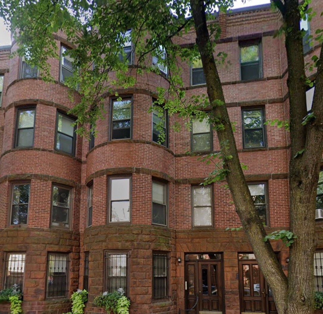 Building Photo - 19 Follen St