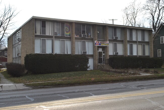 Building Photo - Huron Flats