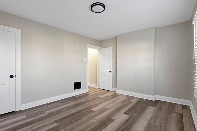 Building Photo - 1398-1400-1400 S Ohio Ave