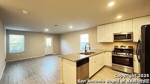 Building Photo - 10219 Robbins Crk