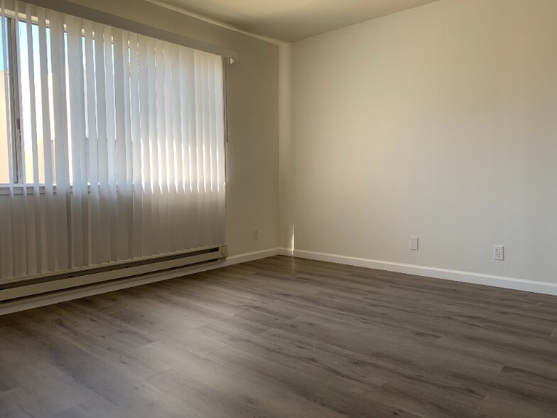 Building Photo - 729 Highland Ave