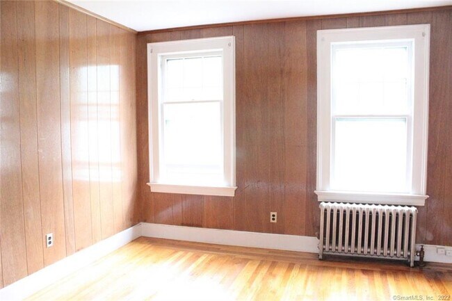 Building Photo - 28 Cottage St