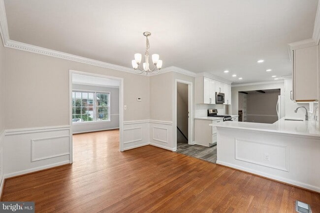 Building Photo - 1208 N Quantico St