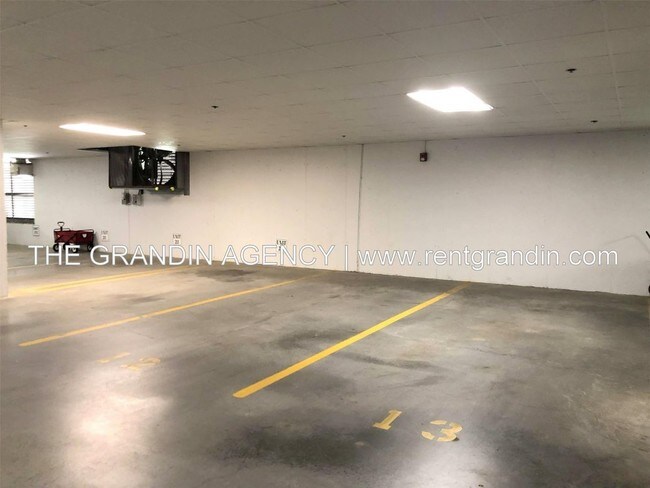 Building Photo - 2125 Yellow Mountain Rd SE