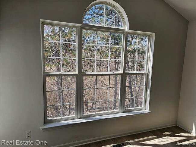 Building Photo - 56401 Scotland Blvd