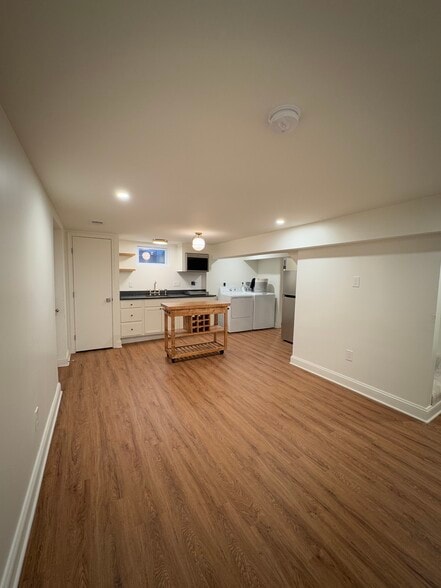 Building Photo - 1012 Roswell Dr