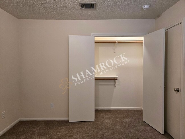 Building Photo - Park Place Duplex